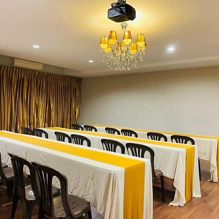 M Hotel Johor Bahru Esterno foto