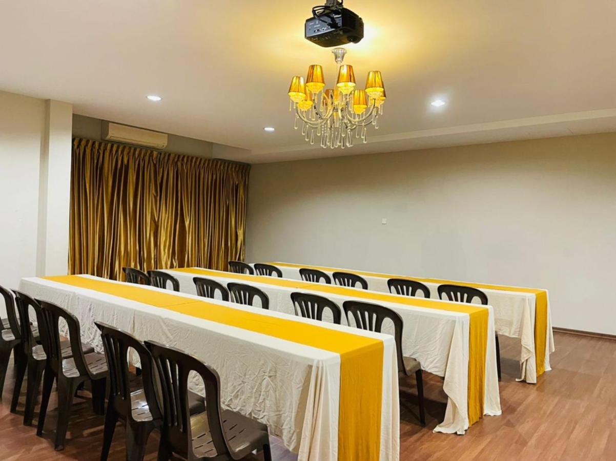 M Hotel Johor Bahru Esterno foto